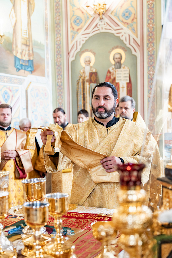 Божественная литургия в соборе Всемилостивого Спаса Вознесенской Давидовой пустыни